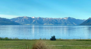 Lake Views Retro Inspired Mountain Living